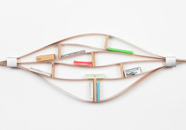 Chuck – the flexible wall shelf